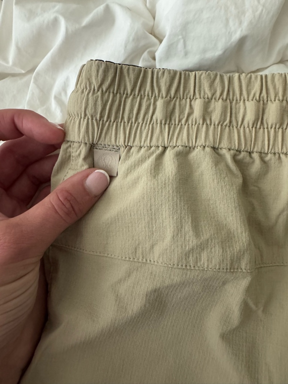 Lululemon 7”  Men's Khaki Drawstring Shorts - Picture 3 of 4